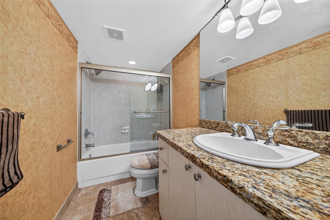 EAST POINT TOWERS - Residential