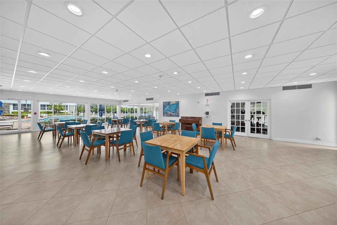 EAST POINT TOWERS - Residential