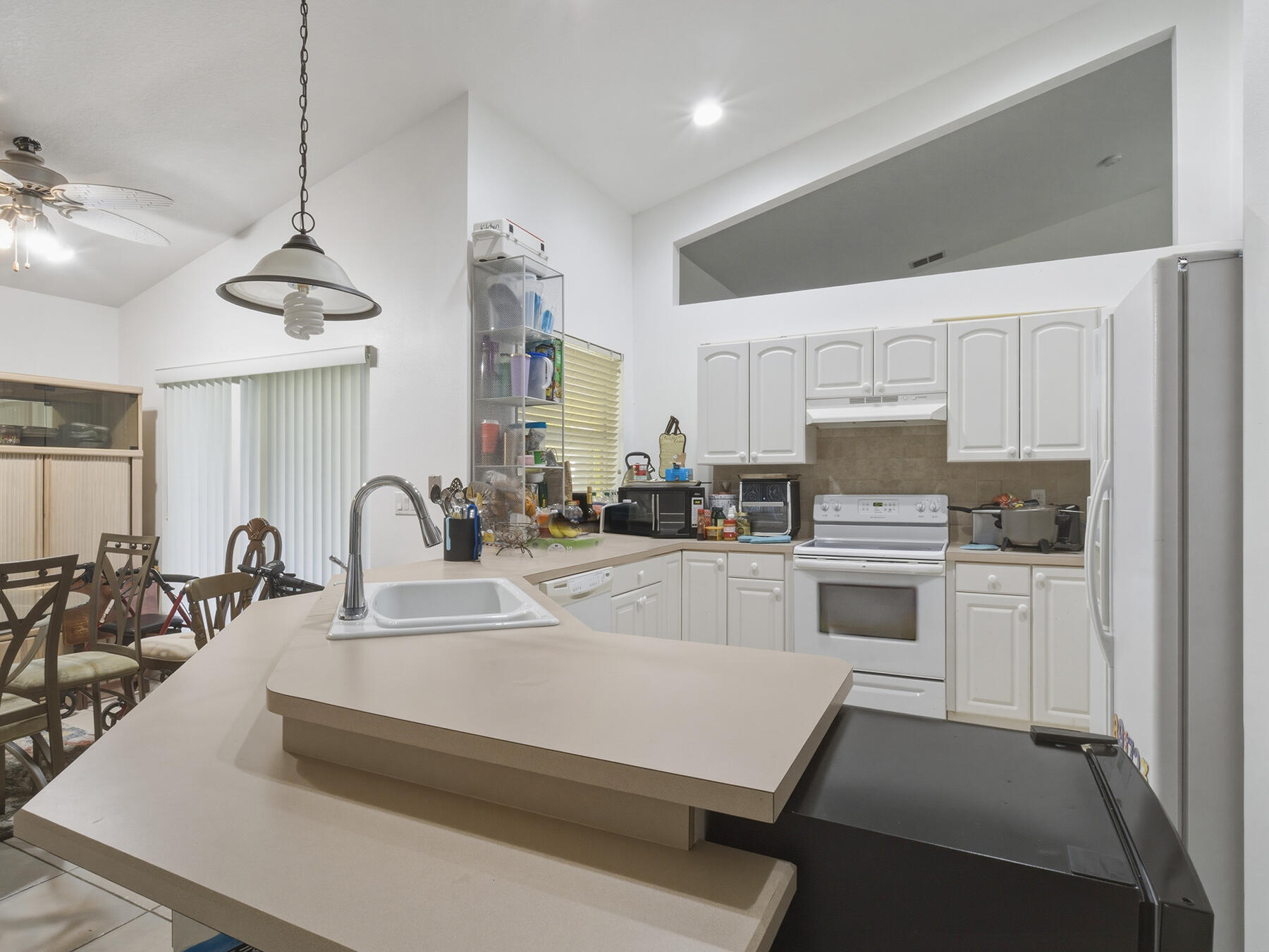 1881 SW Buttercup Avenue