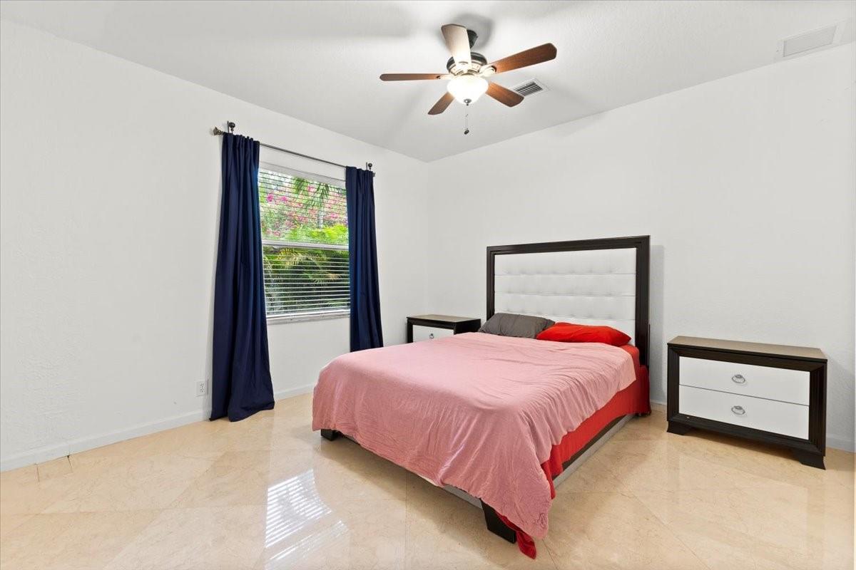 Sunshine Estates - Residential Lease