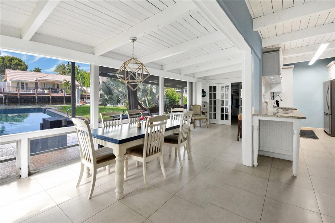 6-49 par of land in se - Residential Lease