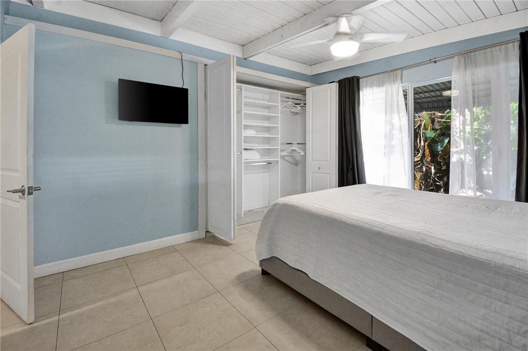 6-49 par of land in se - Residential Lease