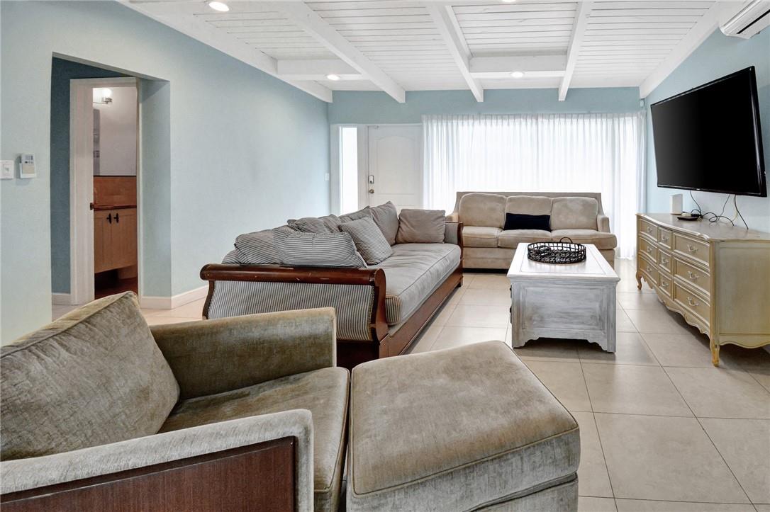 6-49 par of land in se - Residential Lease