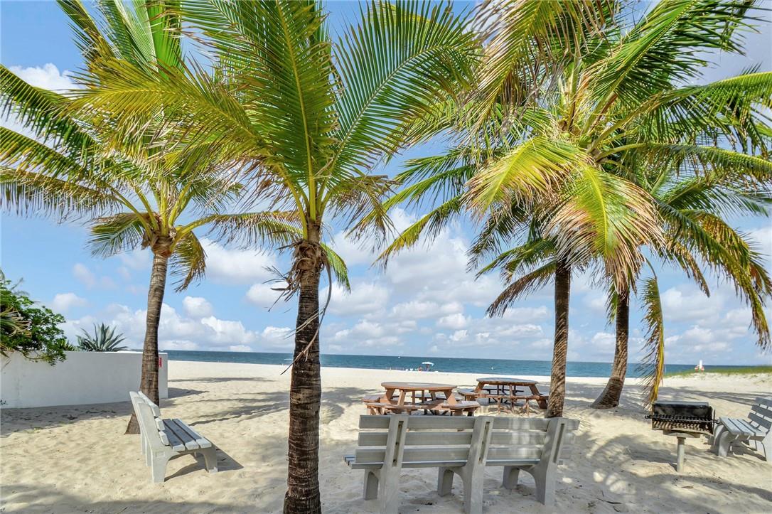 6-49 par of land in se - Residential Lease