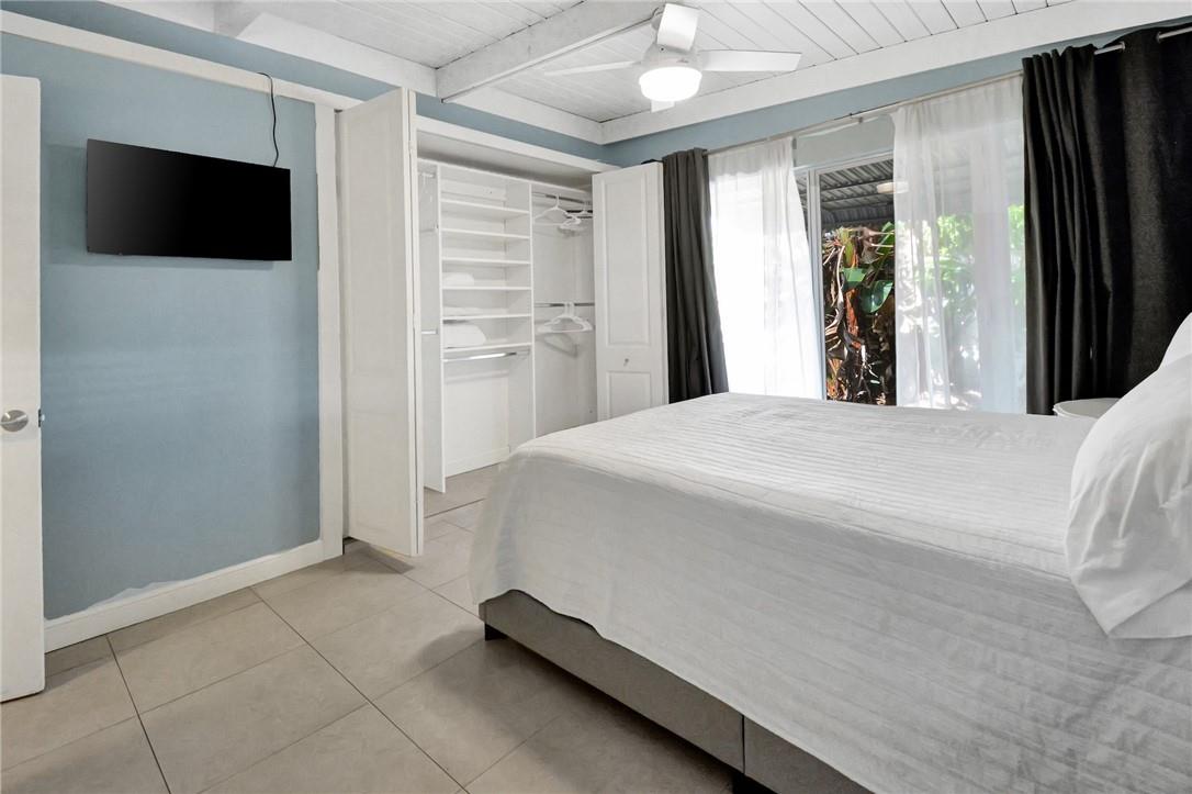 6-49 par of land in se - Residential Lease