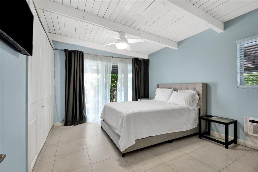 6-49 par of land in se - Residential Lease