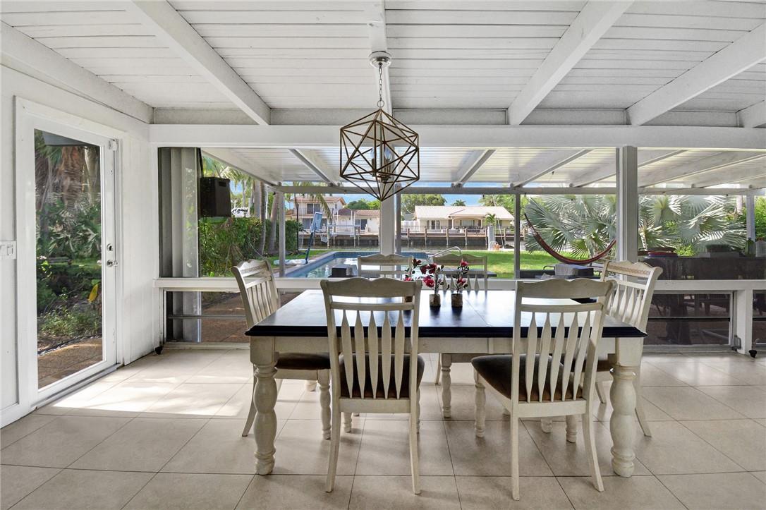 6-49 par of land in se - Residential Lease