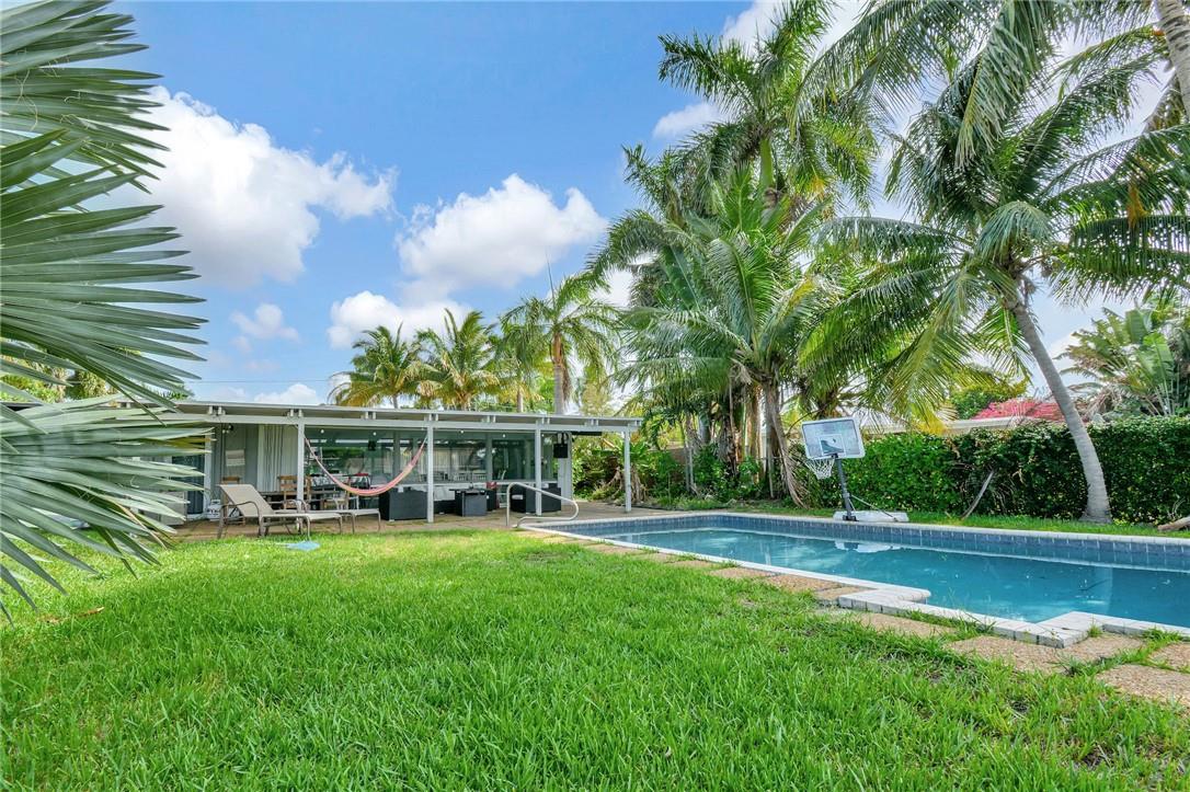 6-49 par of land in se - Residential Lease