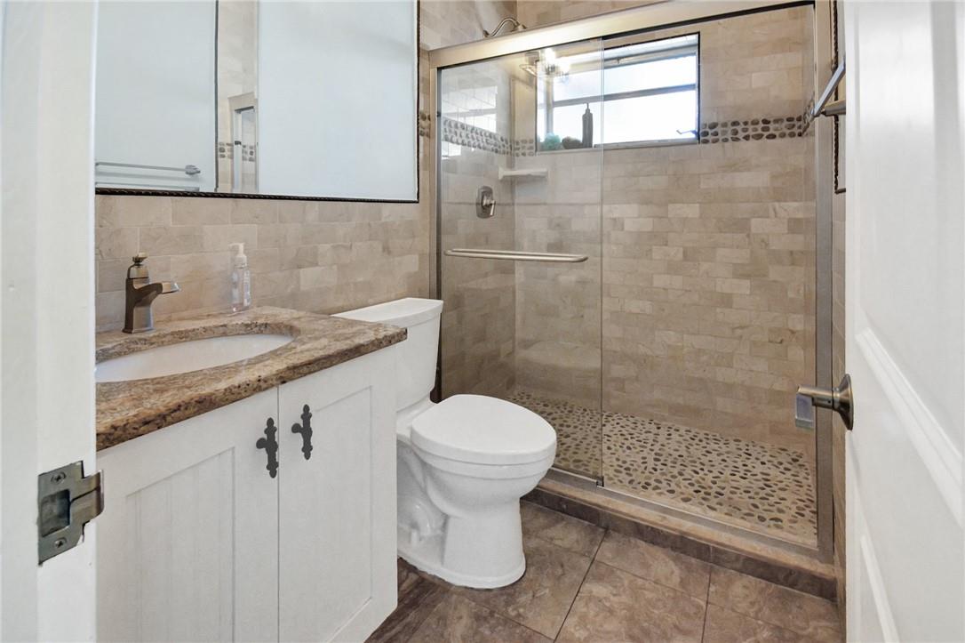 6-49 par of land in se - Residential Lease