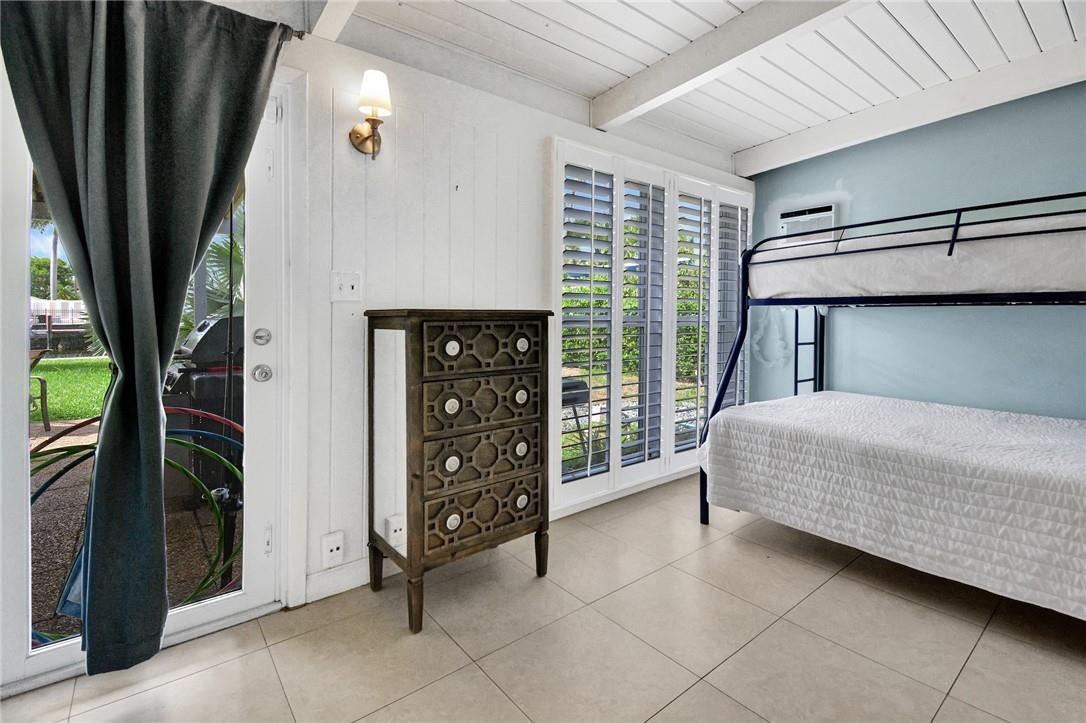 6-49 par of land in se - Residential Lease