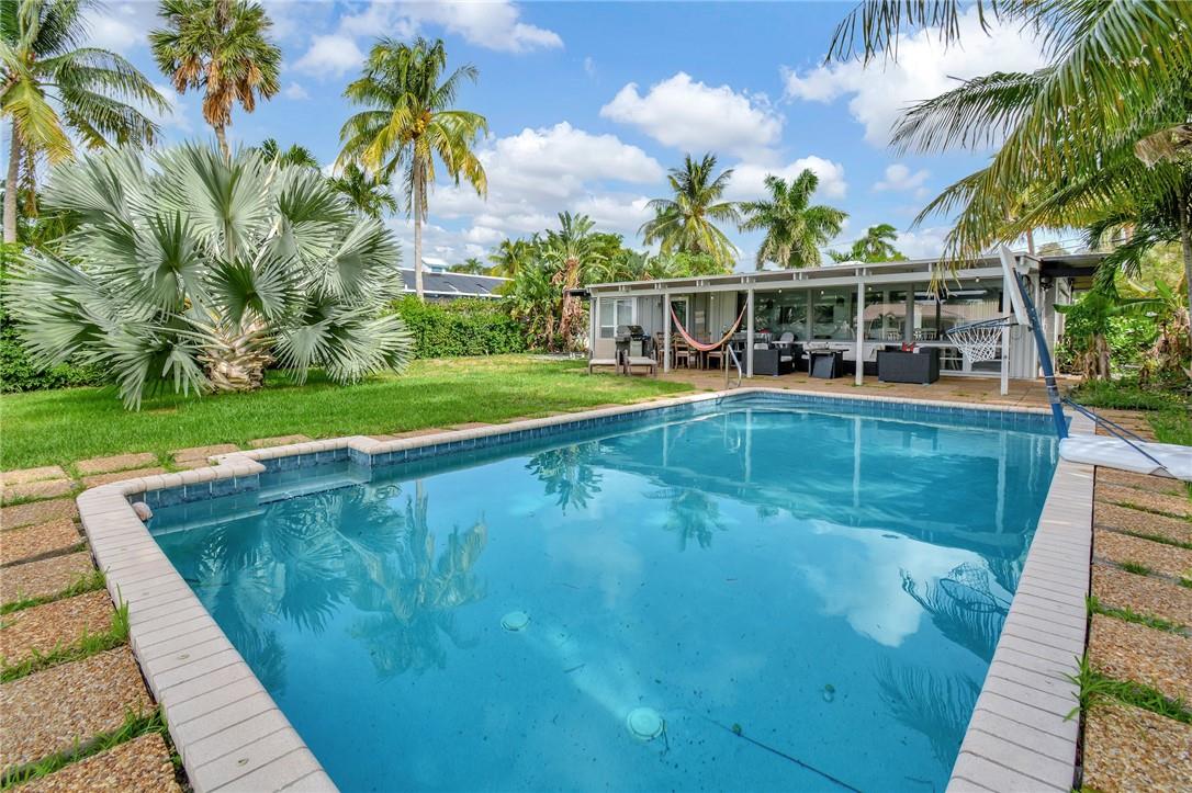 6-49 par of land in se - Residential Lease