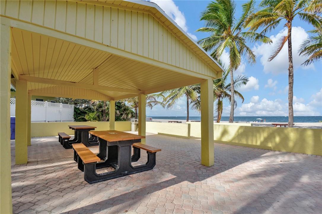 6-49 par of land in se - Residential Lease