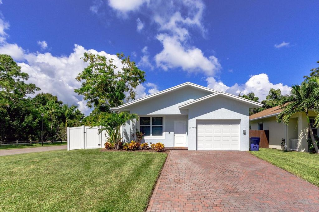 Photo of 17701 Yancy Avenue, Jupiter, FL 33458 (MLS # R10993618)