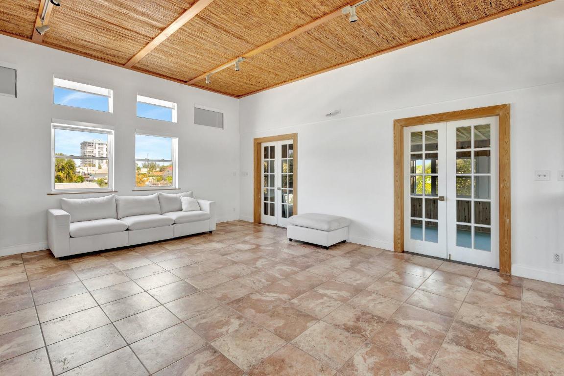 CORAL COVE BEACH SECTION 1 - Residential