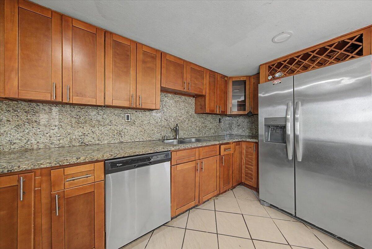 LAKE FOREST SEC 4 - Residential