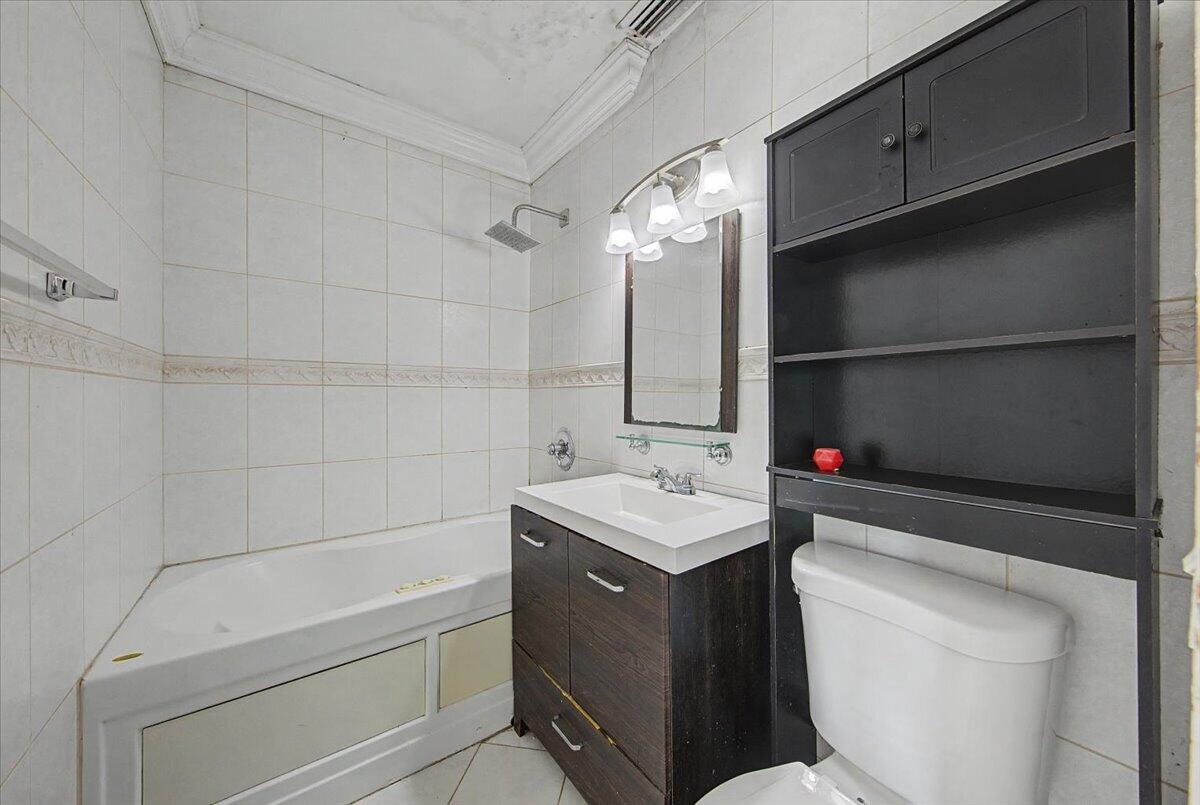 LAKE FOREST SEC 4 - Residential