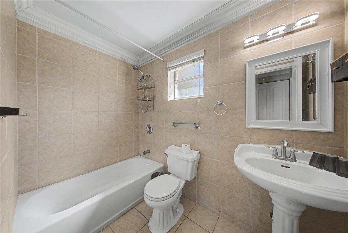 LAKE FOREST SEC 4 - Residential