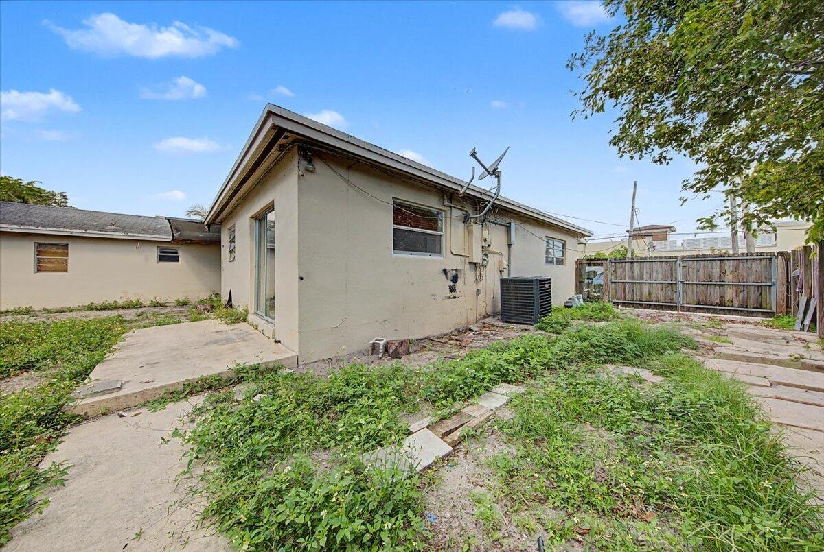 LAKE FOREST SEC 4 - Residential