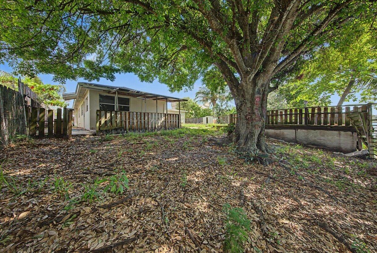 LAKE FOREST SEC 4 - Residential