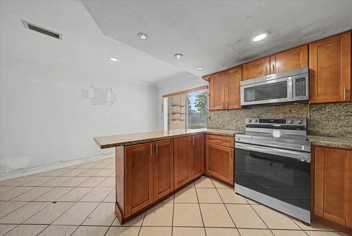 LAKE FOREST SEC 4 - Residential