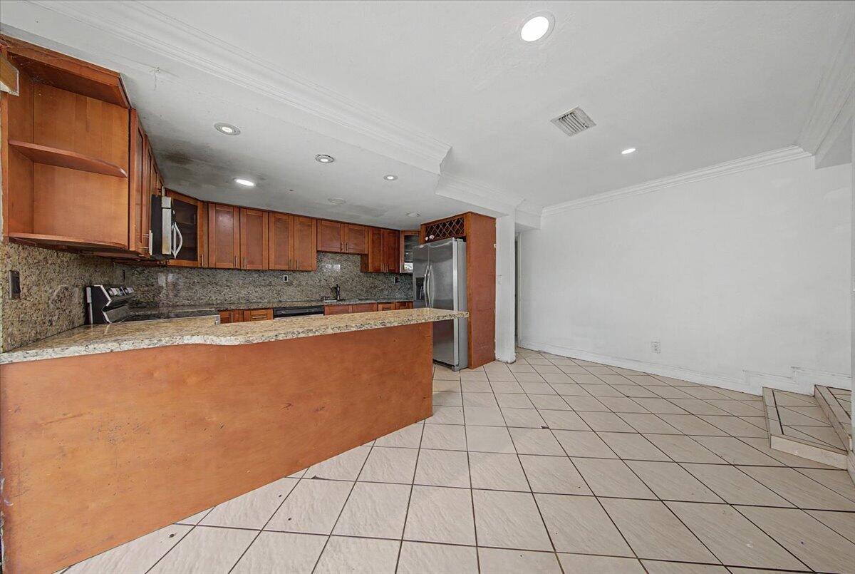 LAKE FOREST SEC 4 - Residential