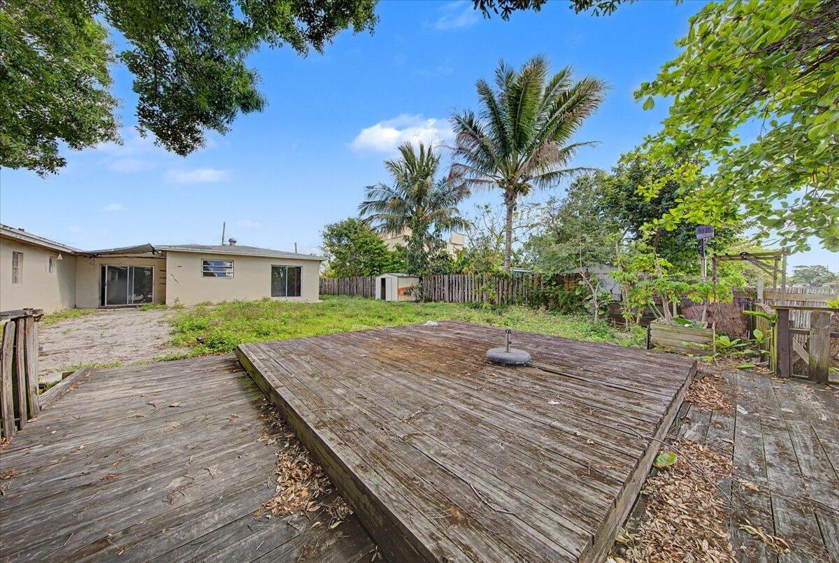 LAKE FOREST SEC 4 - Residential