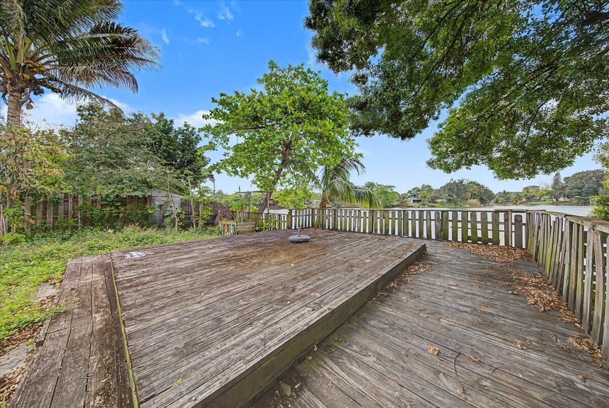 LAKE FOREST SEC 4 - Residential