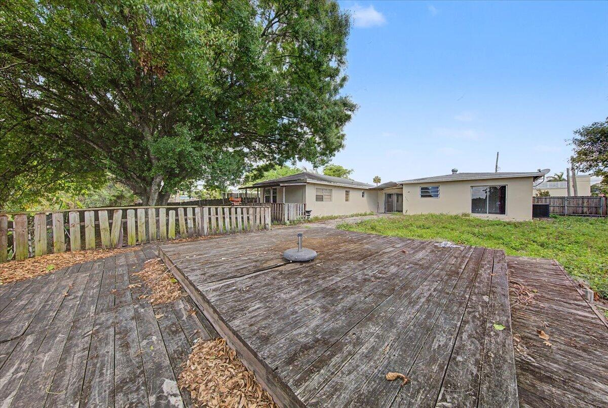 LAKE FOREST SEC 4 - Residential