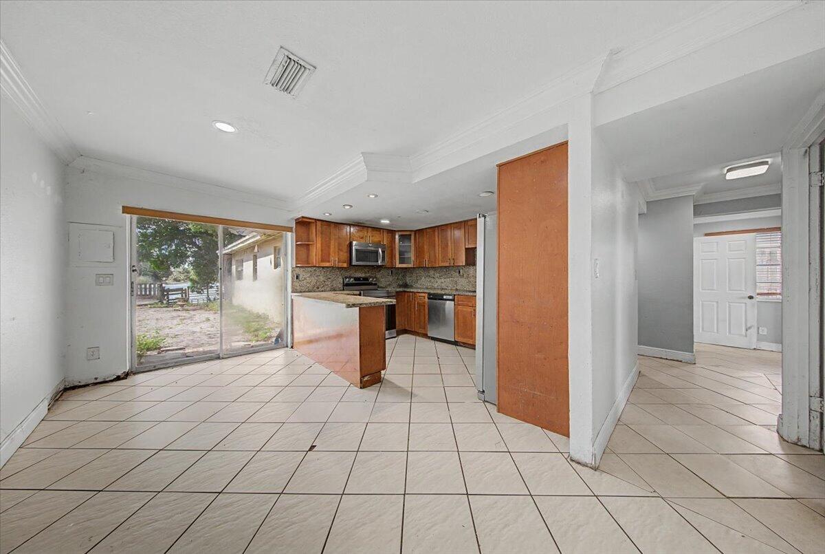 LAKE FOREST SEC 4 - Residential