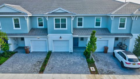 542 Sanderling Circle Deerfield Beach FL 33442