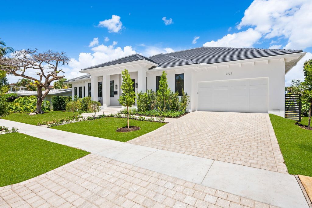 Photo of 2725 NE 28th Street, Fort Lauderdale, FL 33306 (MLS # B26019543)