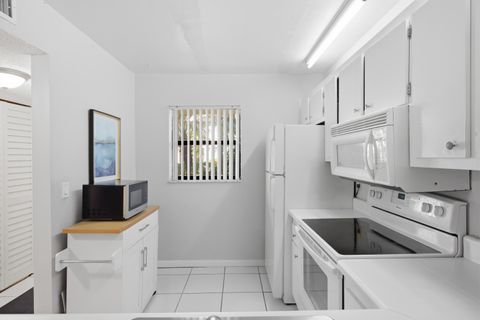 Tiny photo for 7118 Golf Colony Court #106, Lake Worth, FL 33467 (MLS # R11165658)