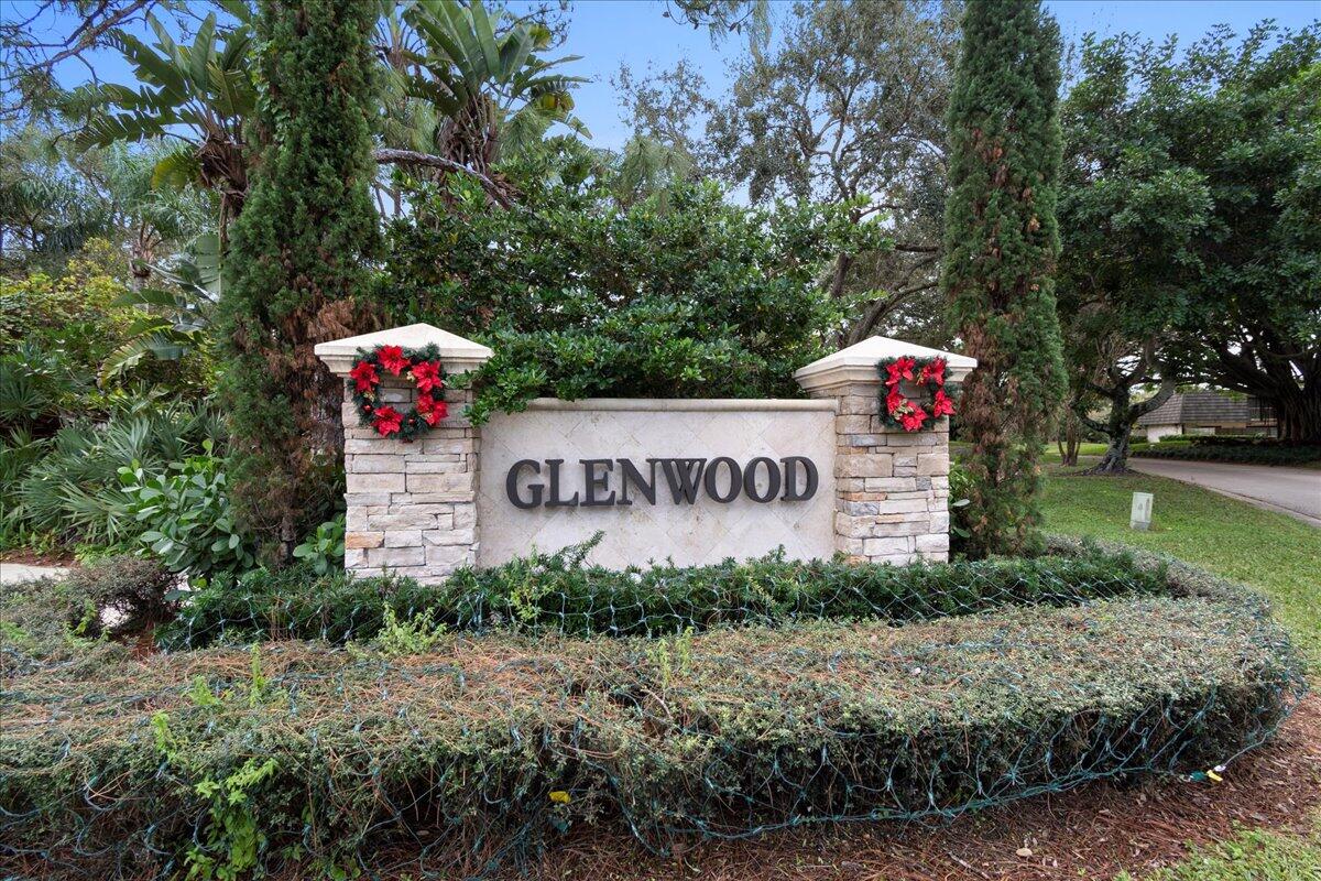 GLENWOOD TWNHS - Residential