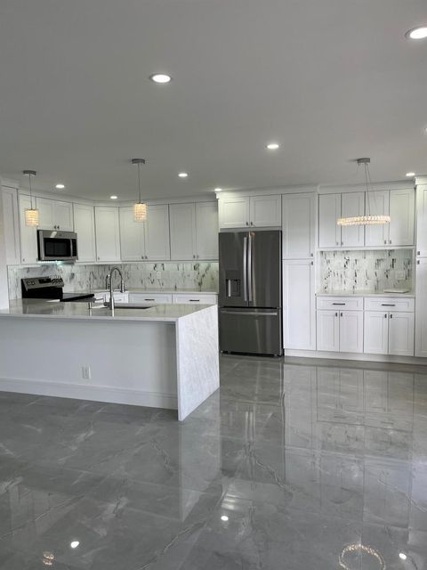 3033 Wolverton B Boca Raton FL 33434