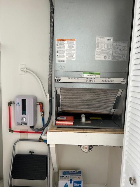 BLUE LAKE - Residential