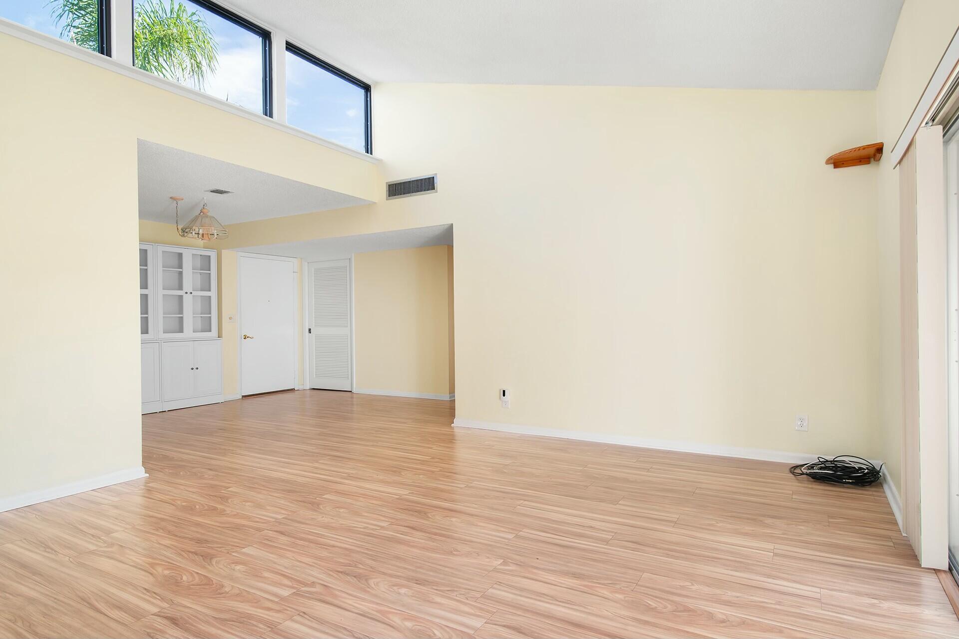 2541 Boundbrook Boulevard 112