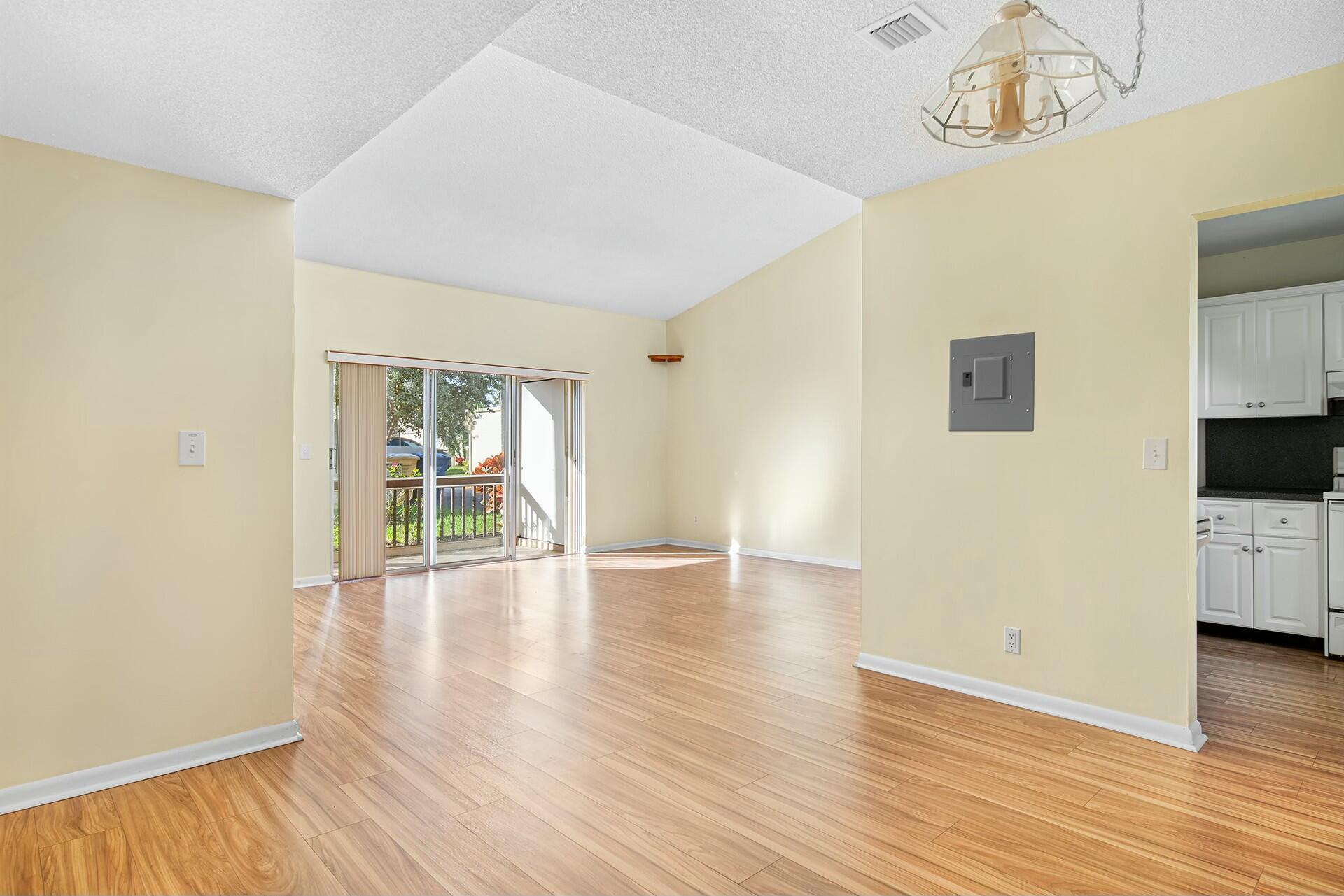 2541 Boundbrook Boulevard 112