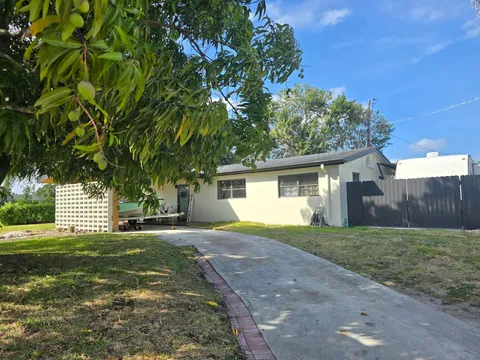 800 Hibiscus Drive, Royal Palm Beach, FL 33411 - MLS#: R11084613