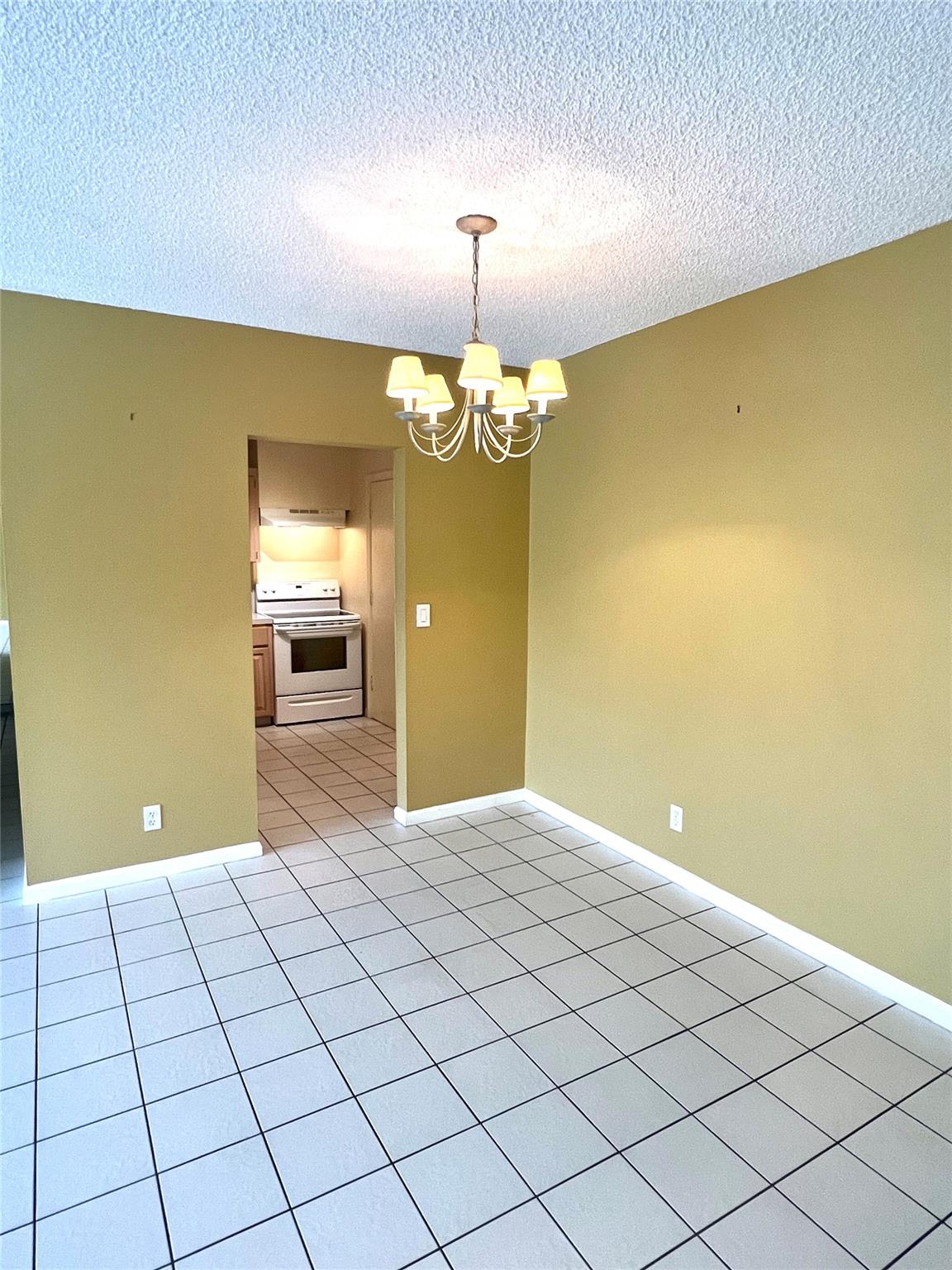 2221 NE 68th 929