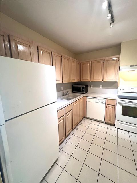 2221 NE 68th 929 Fort Lauderdale FL 33308