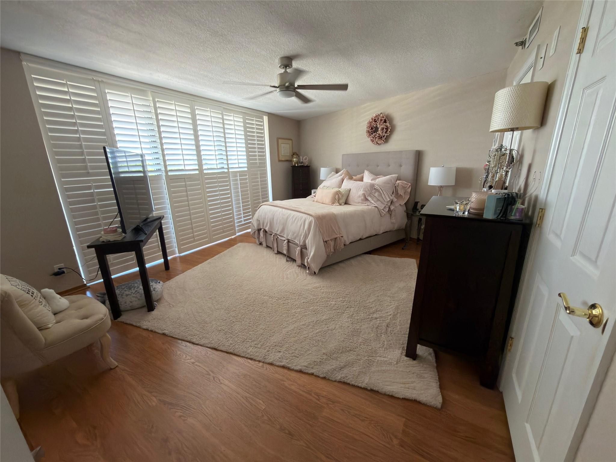 Overlook Condominium - Residential