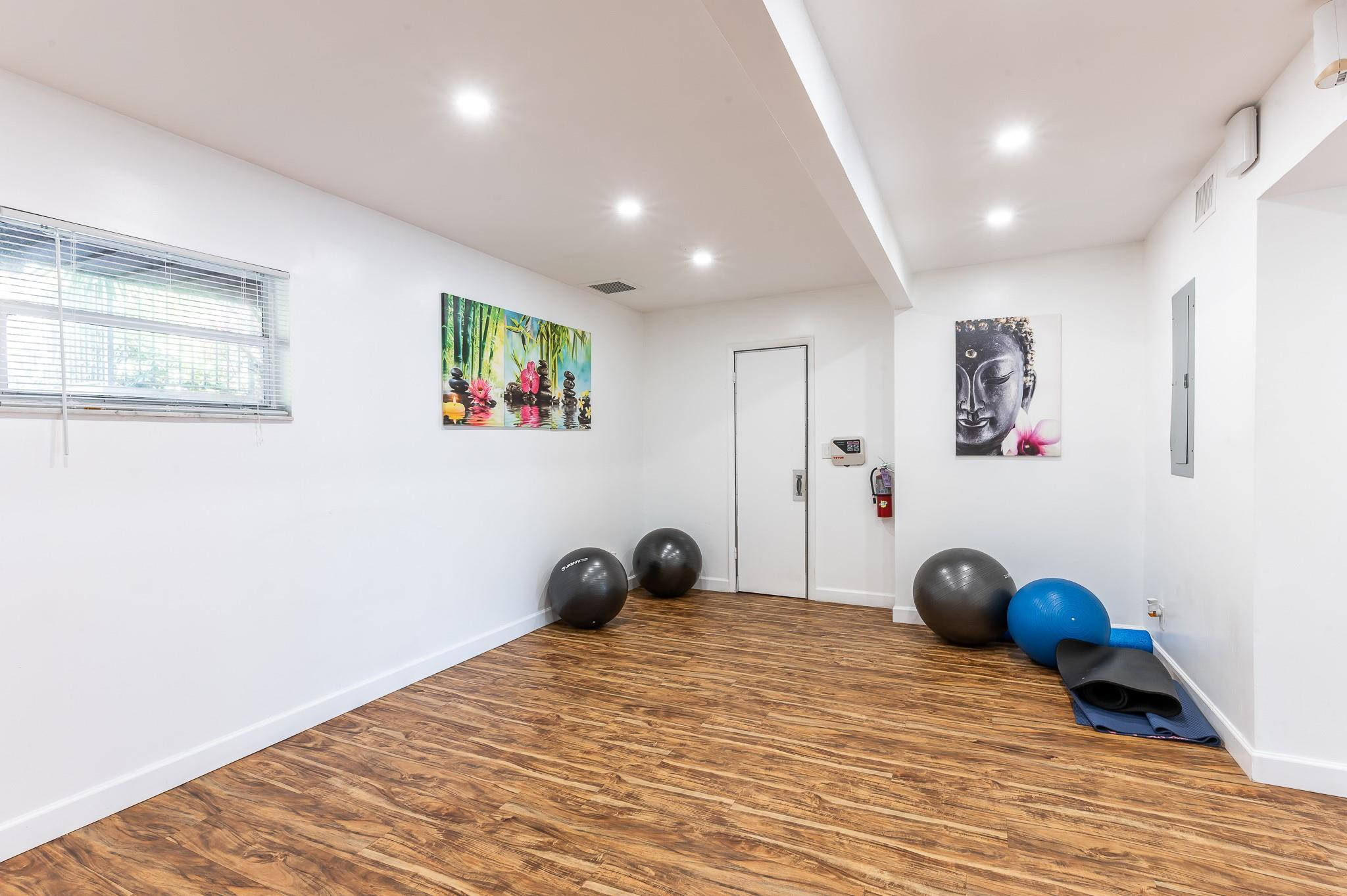 Overlook Condominium - Residential