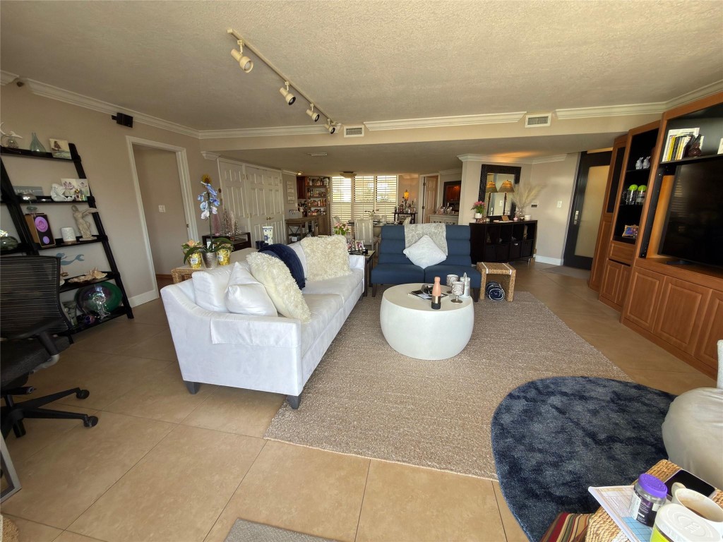 Overlook Condominium - Residential