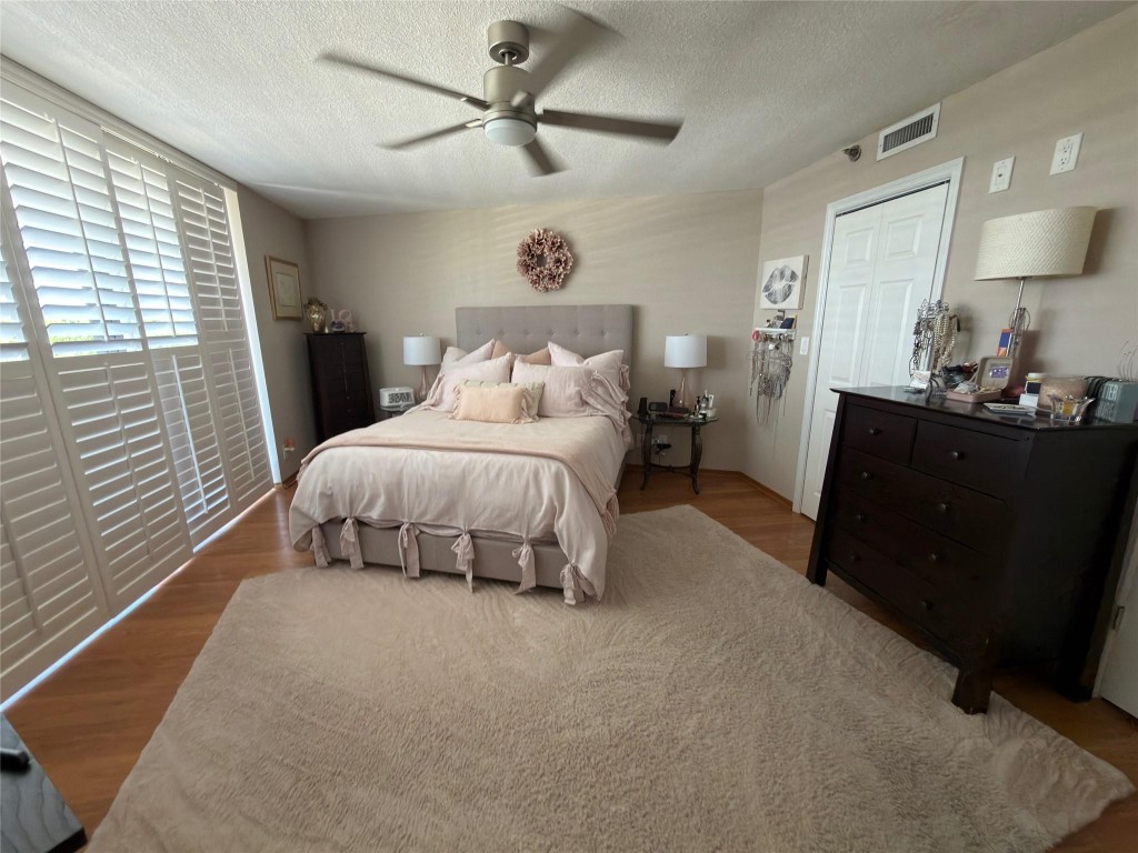 Overlook Condominium - Residential