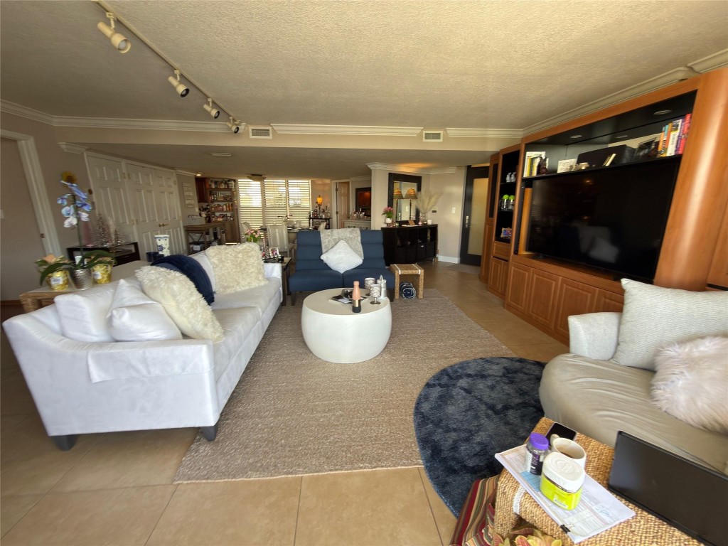 Overlook Condominium - Residential