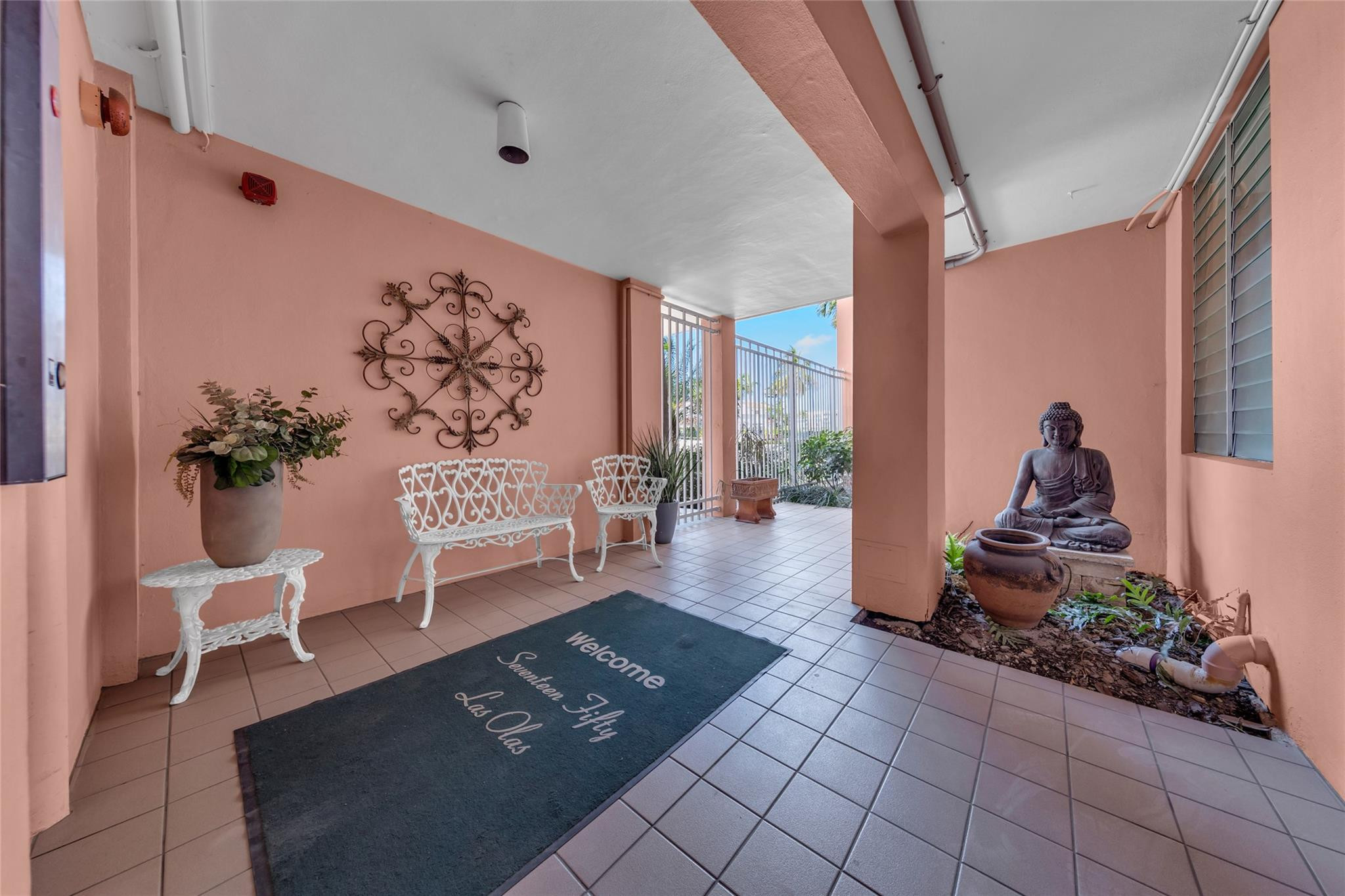 1750 Las Olas Co-op - Residential