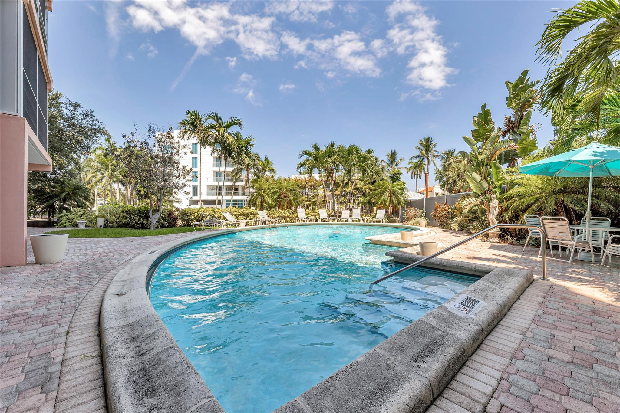 1750 Las Olas Co-op - Residential