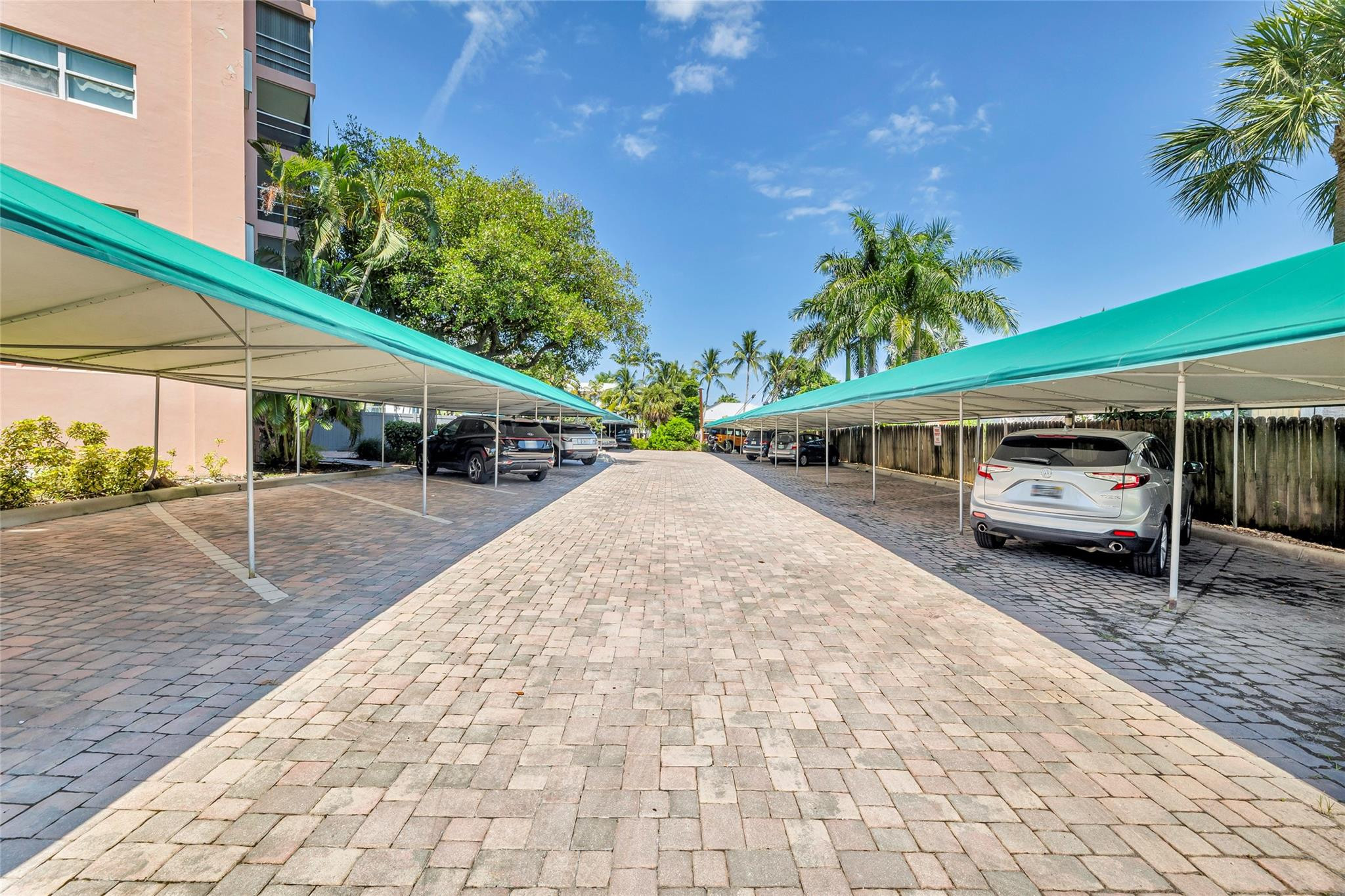 1750 Las Olas Co-op - Residential