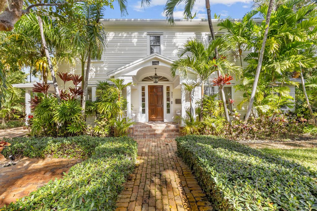 Photo of 321 Croton Way, West Palm Beach, FL 33401 (MLS # R11156515)