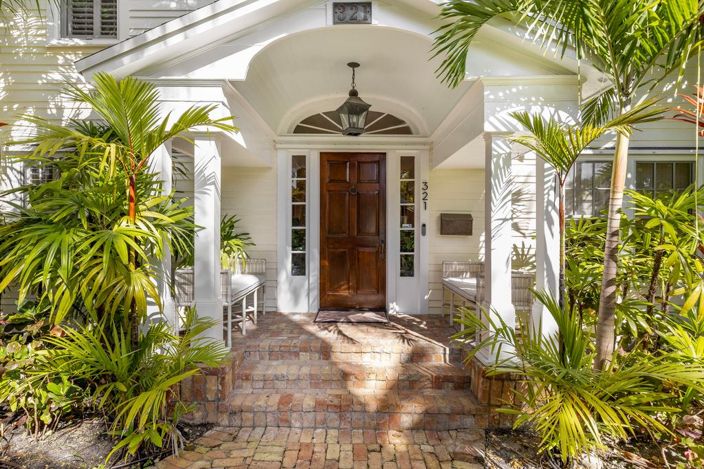 Photo of 321 Croton Way, West Palm Beach, FL 33401 (MLS # R11156515)